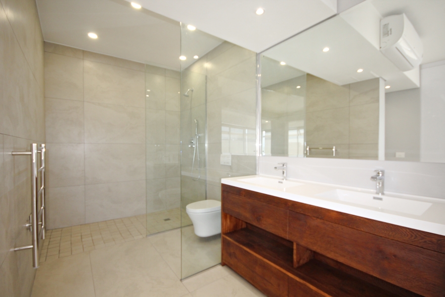 3 Bedroom Property for Sale in Three Anchor Bay Western Cape